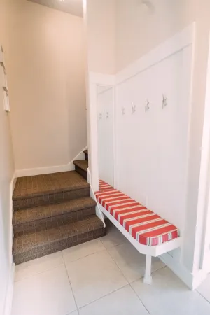 Pristine Two bedroom getaway near Lake Express Ferry & Lake Michigan Отели рядом с достопримечательностью «Беюкма Плейфилд»