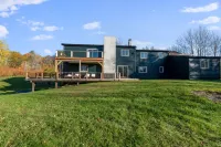 Modern Luxury in the Catskills! New 7 Bedroom Home