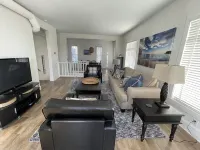 Coastal Dreams -- Roomy 2-Bedroom Apartment Nestled in Downtown Saugatuck