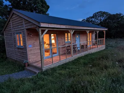High quality lodge in secluded field Hotels near Kipling Tors