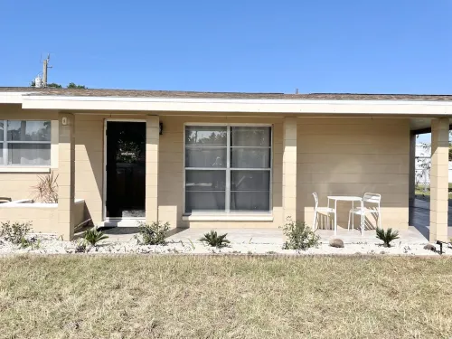 Bohemian Bungalow on Byron Road فنادق في Whiskey Creek