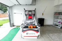 NEW mid- century modern 4bedroom oasis