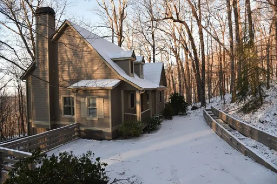 Big Canoe Mountain Home Near Golf, Lakes & Hiking Trails