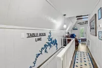 3 BR A Frame w/ Amazing Balcony Views! Sleeps 8!
