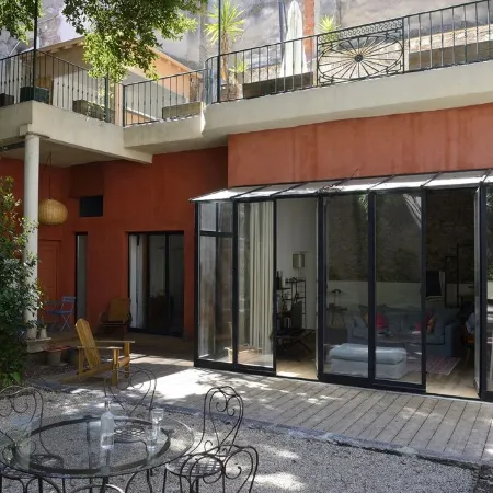 Contemporary bright apartment on Quai Royal with large terrace Sèt