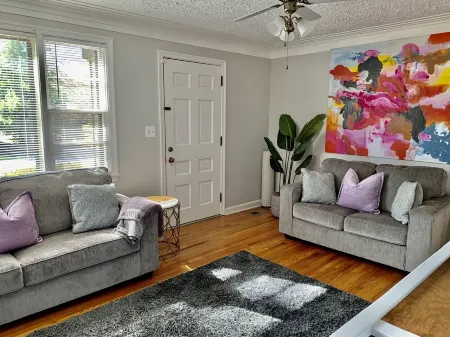 Harmonious and inviting home- 3 bed, 2 bath ranch