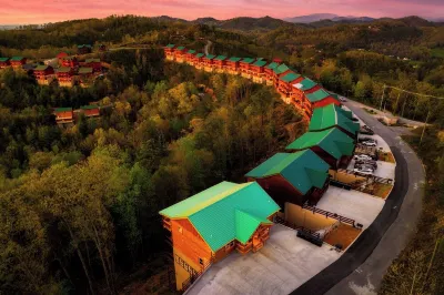 Welcome to Bearly Believable! Incredible views & rock-star amenities await you! Hotels near Autrey's Antiques & Ideas