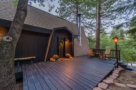 Mellow Mountain A-frame Hideaway with Hot Tub