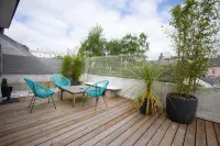 Beautiful spacious apartment with terrace - town center and 2 steps from the beaches - garage