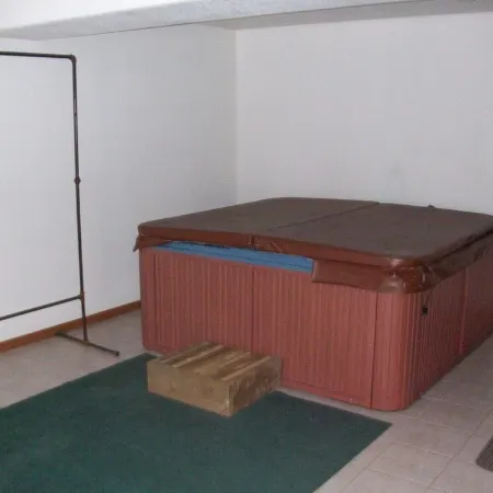 2200 square foot 4 bedroom duplex.