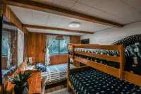 Entire Modern Cabin by the NH White Mountains, Cannon + Franconia Notch!