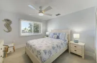 Waterfront Home, 200ft Dock, Gulf Access, Kayaks, Bicycles, Mini Golf, Game Room - อ่างจากุชชี่