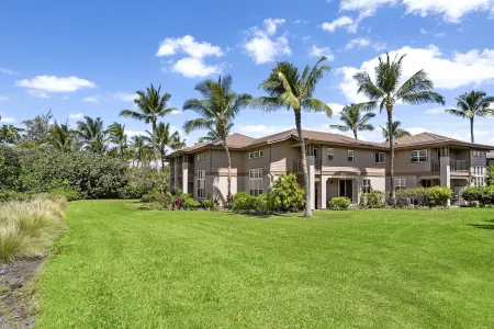 Spacious 3 BR Townhome near the Beach