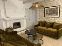 The air-conditioned Mas d'Arthur, in the center of St Rémy, with garden and swimming pool