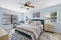 Clean Home Large Heated-Pool - 3/2 +Ofc/den - 3 Miles to Beach "Jupiter Escape" Downtown Abacoa附近的飯店