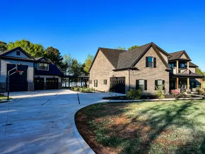 The Lakeside Loft - Covington, GA - Beautiful Lakefront Rental Sleeps up to Four
