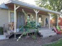 2-Bedroom Cottage 10 Minutes from Downtown la Grande in a Quiet Rural Setting.