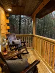 Soothing LOG CABIN in charming Eureka Springs