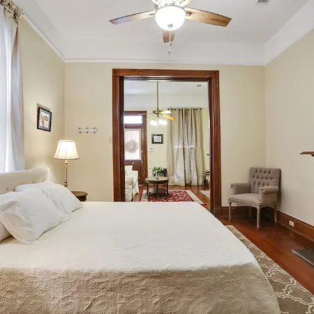 Large Shotgun Double In Perfect Uptown Location Отели рядом с достопримечательностью «Одубон Парк»