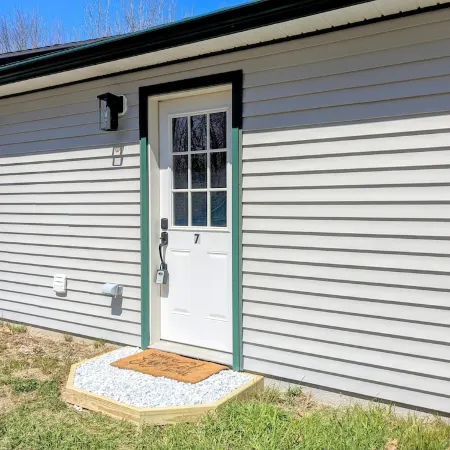 Country Mama's Modern Artsy Cottage