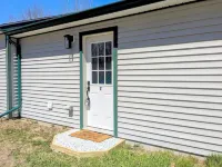 Country Mama's Modern Artsy Cottage 세지윅 호텔
