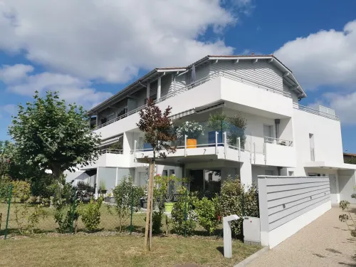 Studio in luxury residence with garden 10 minutes from Biarritz and beaches