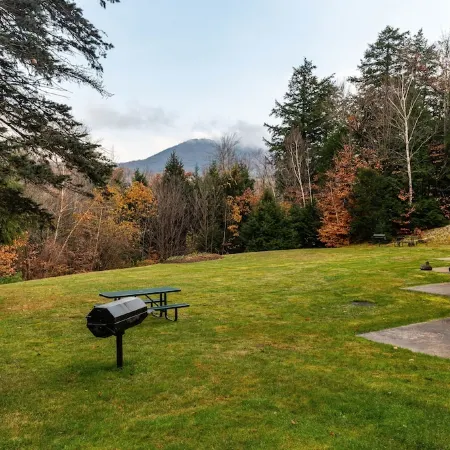 Family-friendly condo with amenities minutes from StoryLand & ski mountains!