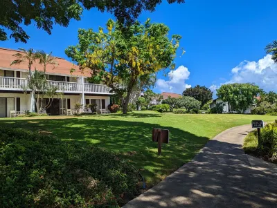 Gorgeous Penthouse w/ AC, Steps from the Beach!