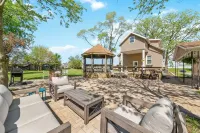 Spacious and family friendly getaway. 8 mins from Chicago Premium Outlet Mall. - Homestays