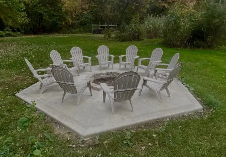 Modern Lake Home in Private Setting with Lake Access and Hot Tub Отели рядом с достопримечательностью «Заказник Коннеот»