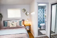 Stay near Point Defiance Park in our charming 1-bedroom cottage