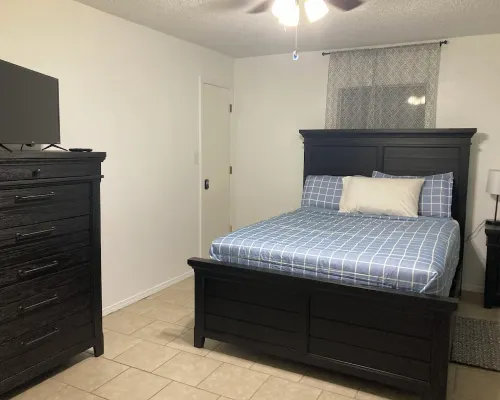 "Charming Escape: King & Queen Beds in a Quiet Neighborhood! Hotels in Titus County