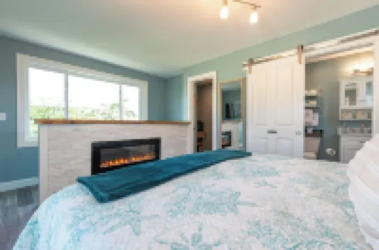 Water Views from nearly Every Room! 3BR 3BA Luxury in Portsmouth RI Hotels in Portsmouth