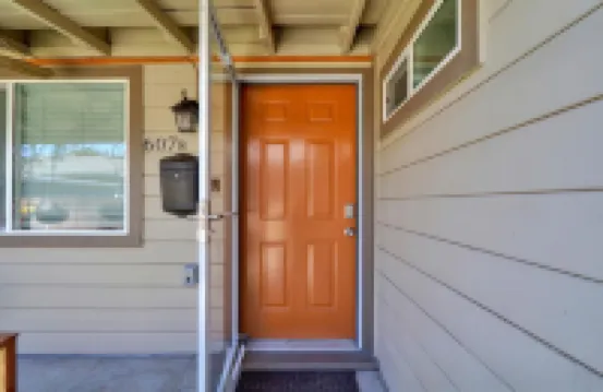 Near Downtown – Catch a Game, Soak in the Hot Tub & Explore