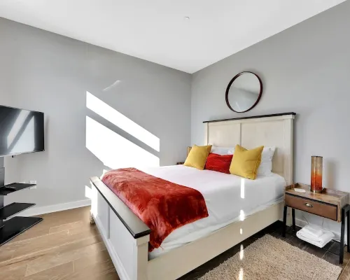 Elegant Main Street Living* Near NYC Hotels in Hackensack