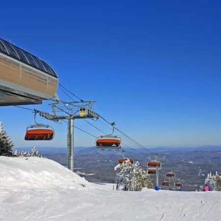 Beautiful Condominium at Castle Hill Resort, 10 Minutes from Okemo Ski Resort