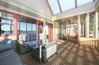 Frankie’s Waterfront House at Indian Lake! The nicest VRBO on the lake!