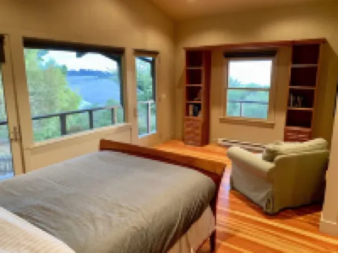 Ocean & River View EVC Hot & Cold Tubs Outdoor Shower Walk to Town Dog Friendly Hotels in Gualala