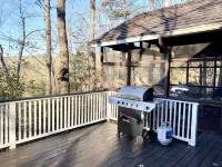 North Keowee Family Lake House on Private Cove With Dock / 5 MIN FROM JOCASSEE