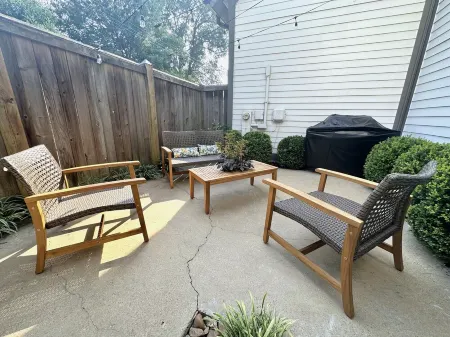 Experience the Best of Midtown Memphis at Elzey House