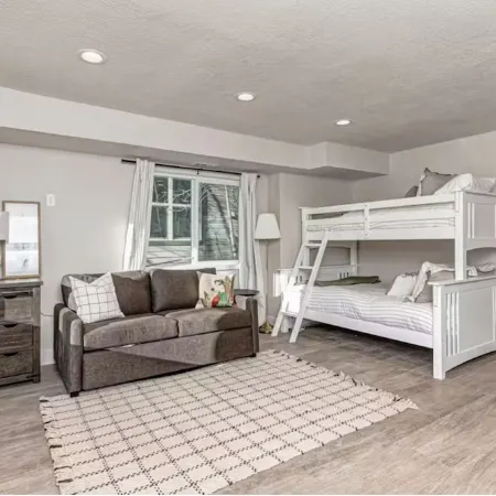 7 Minute Walk to Town Lift and Main Street - Spacious Mountainside Retreat!