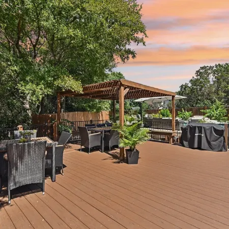 Private Pool & Hot Tub-Large 4Br Family Home Near Austin-Sleeps 12!