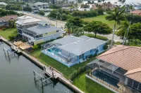 Nice House with Water View and Private Pool