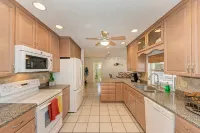 PAWS & PLAY: PET-FRIENDLY VACATION VENICE BEACH, SIESTA KEY SARASOTA FENCED YARD