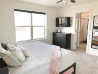 Minimalist 2 br King Beds - Pool - Close to Parks Hotels in Moab South Valley