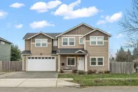 Cozy 4 bedroom retreat - only 5 minutes from a buzzing restaurant district!!! Hotels near Nordstrom