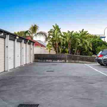 Sol Sands: Oceanfront | Balcony | Henley Beach Others