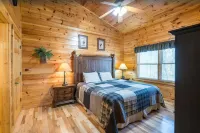 Smoky Mountain Log Cabin · Hot Tub · Fire Pit ·2 Kings · Game Room