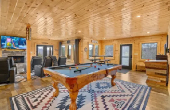 🌄Unforgettable Views!! Huge Luxury Lodge with Firepit!