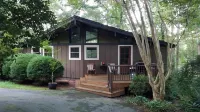 Cozy Cabin with Slip Dock on Lake Hartwell